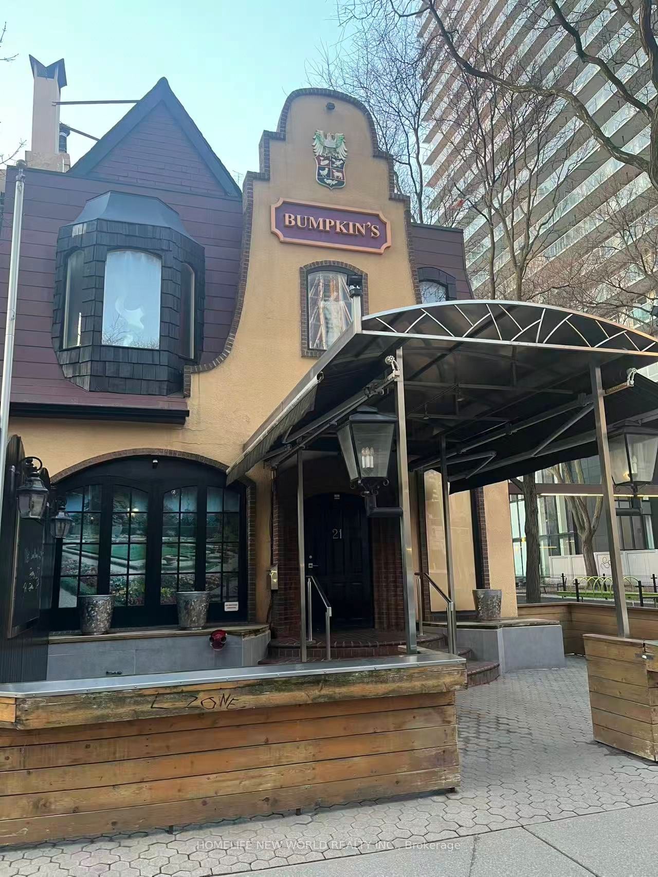 21 Gloucester Street, Toronto, On M4y 1l8