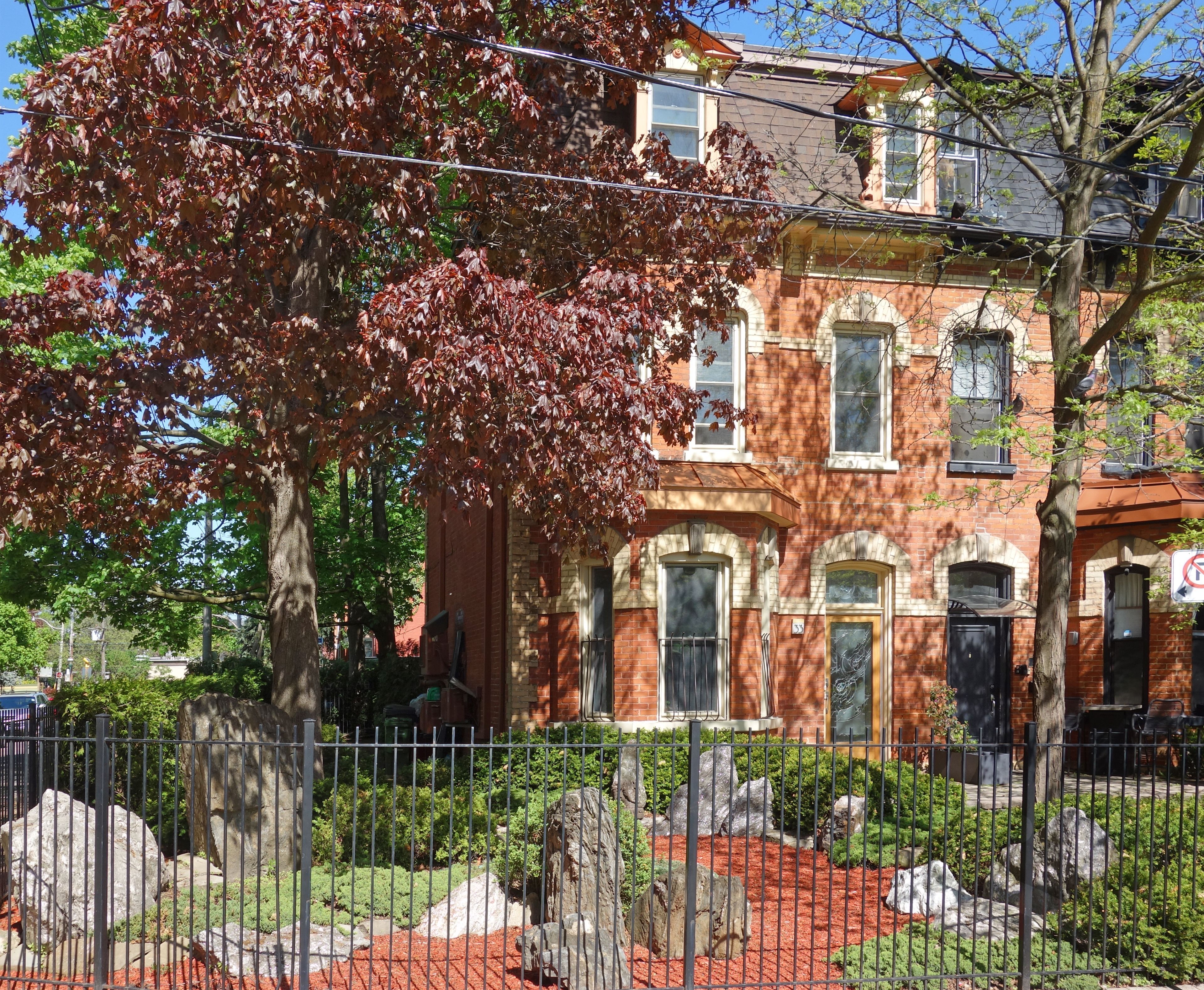 33 Rose Avenue, Toronto, On M4x 1n7