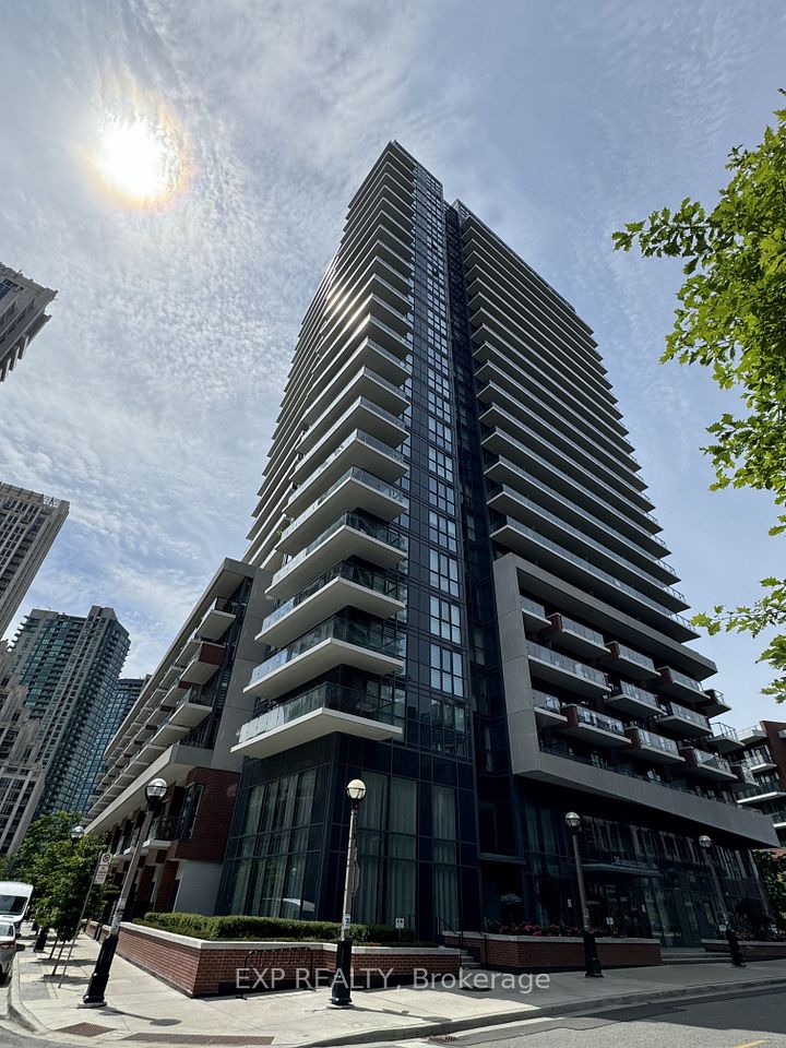 38 Iannuzzi Street 509, Toronto, On M5v 0s2