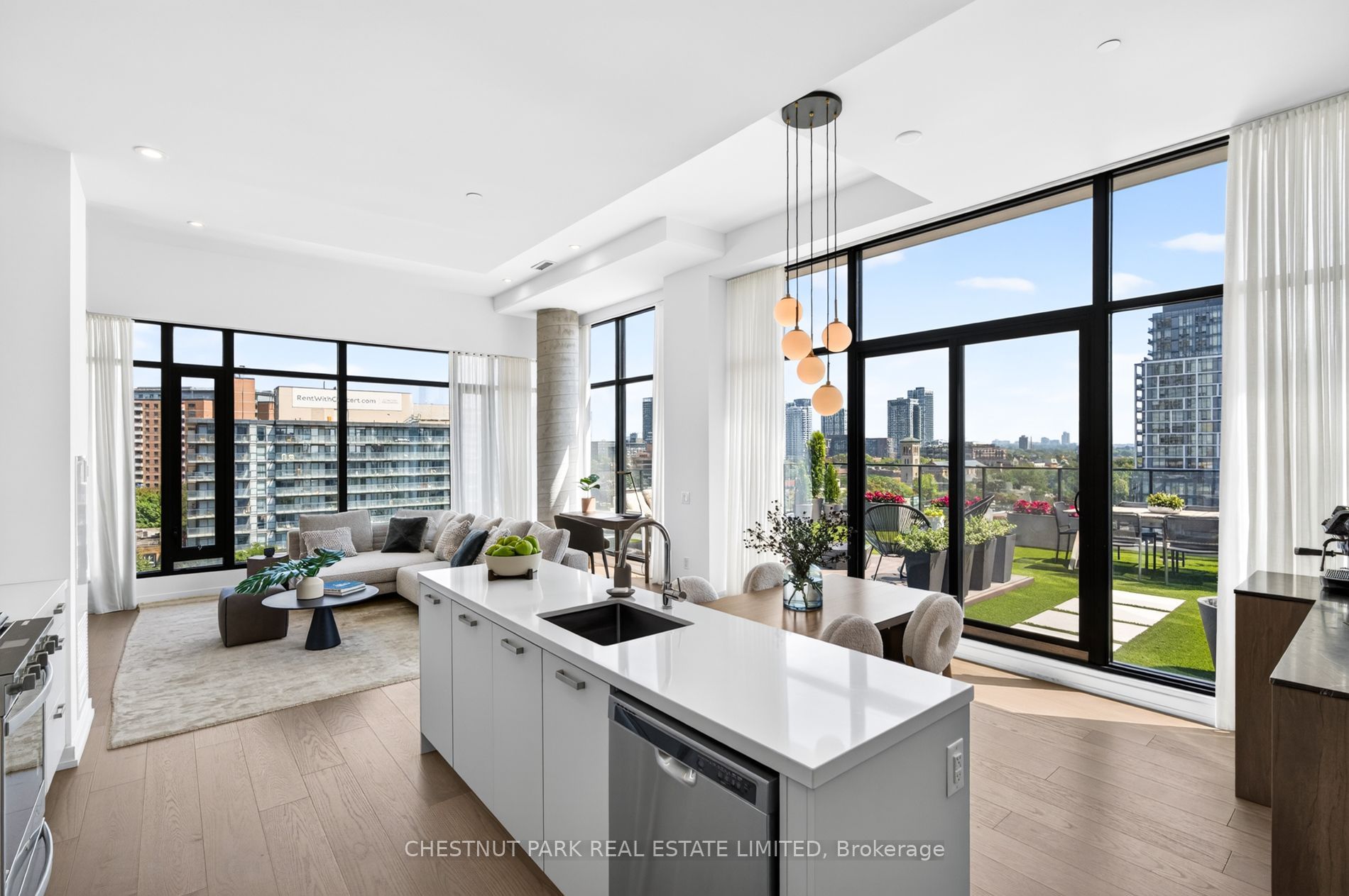55 Ontario Street 902, Toronto, On M5a 0t8