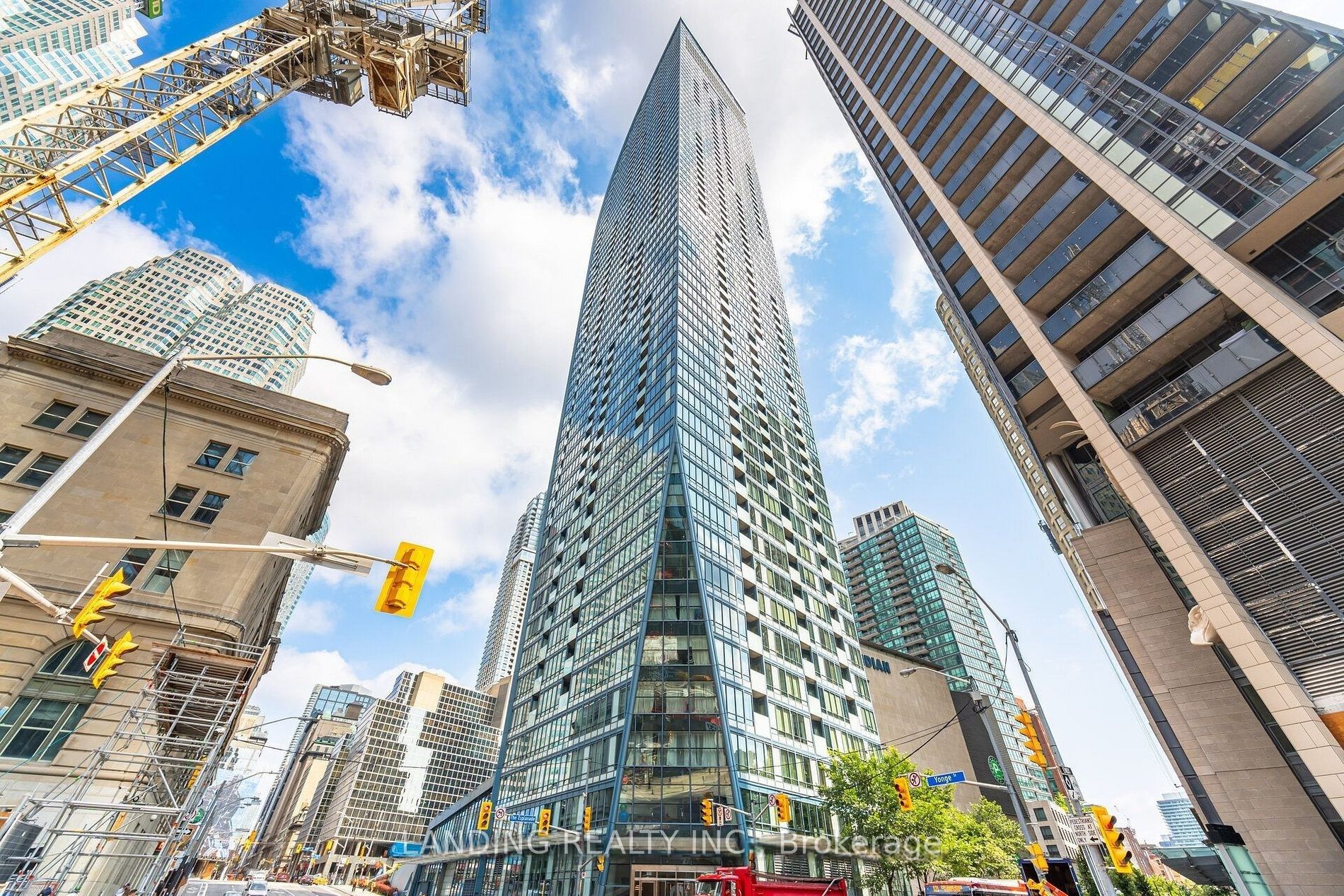 8 The Esplanade Avenue 3304, Toronto, On M5e 0a6