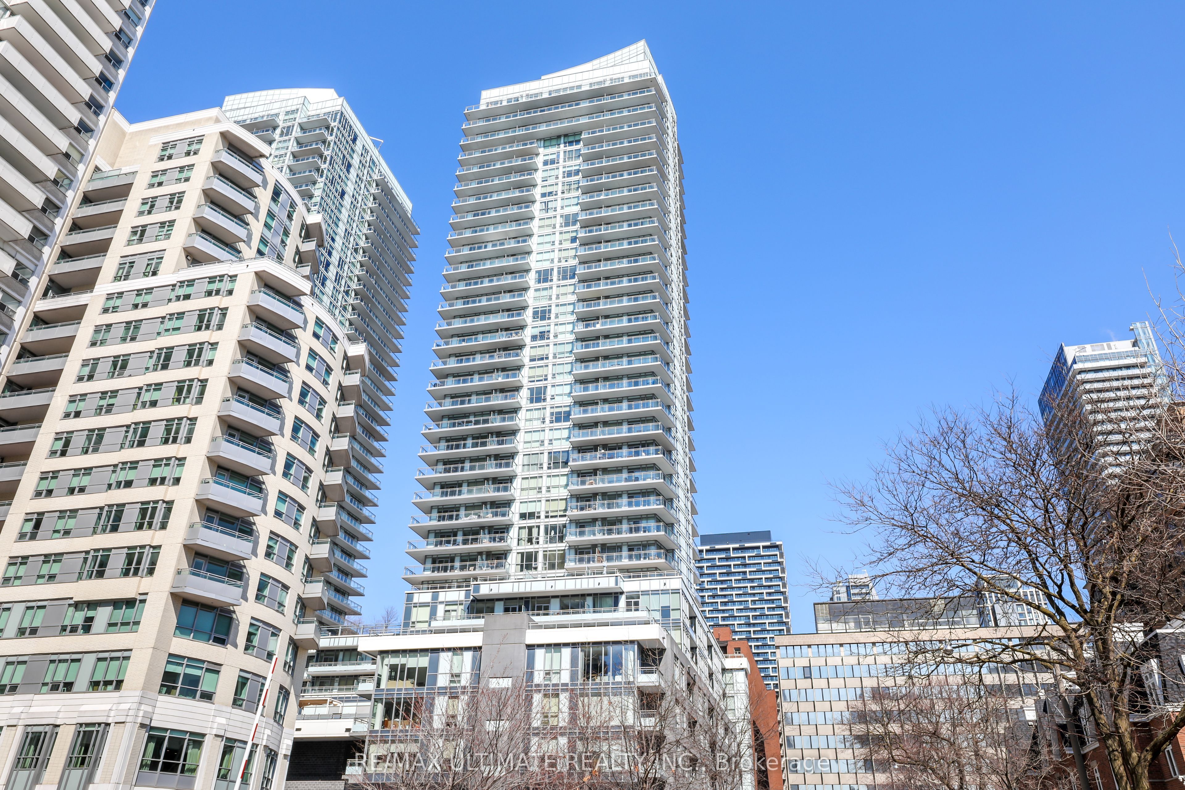 98 Lillian Street 1812, Toronto, On M4s 0a5