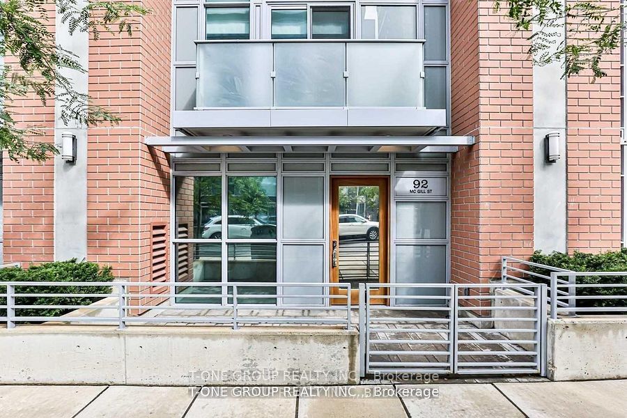 92 Mcgill Street, Toronto, On M5b 0b5