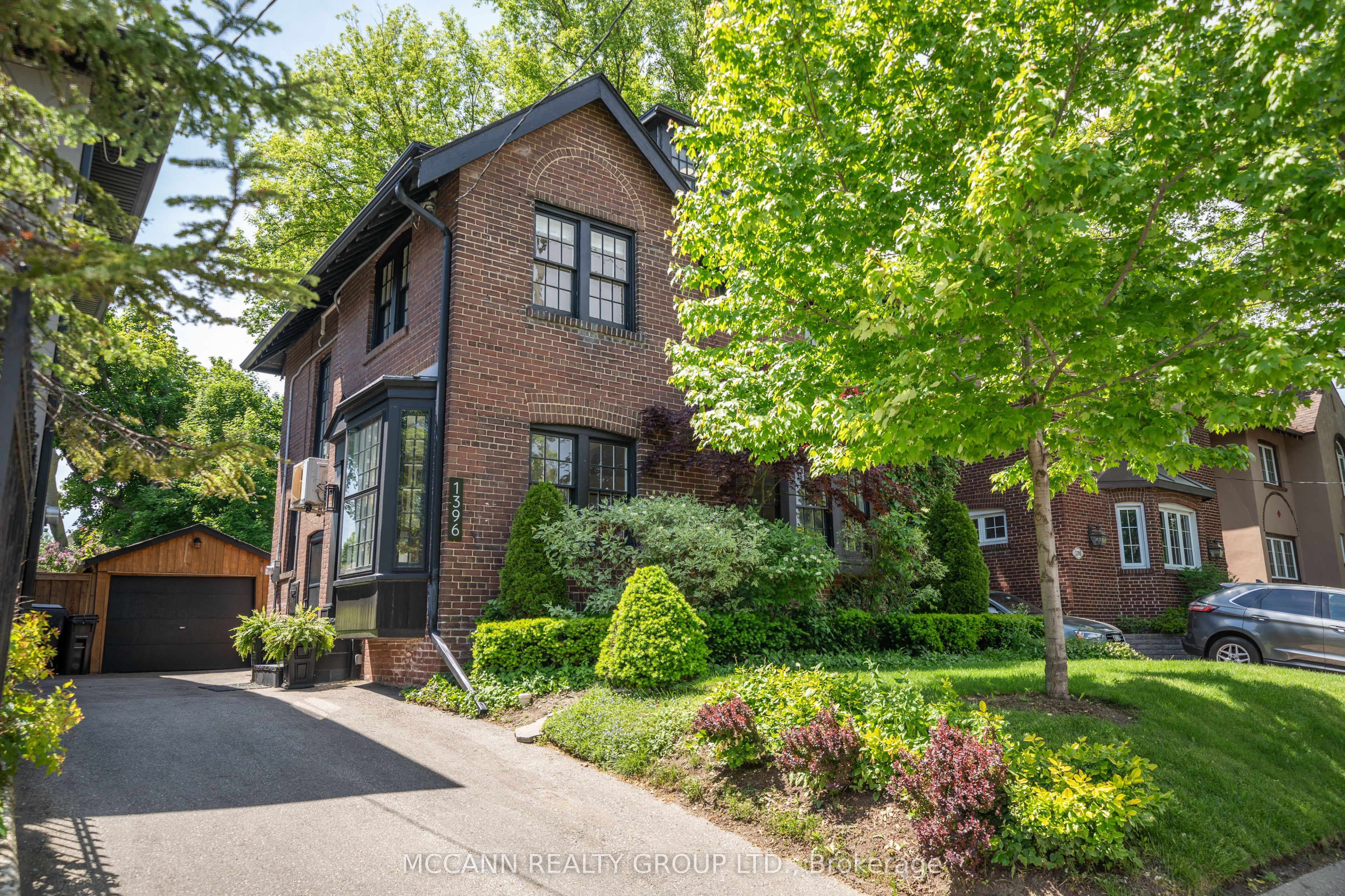 1396 Mount Pleasant Road, Toronto, On M4n 2t8