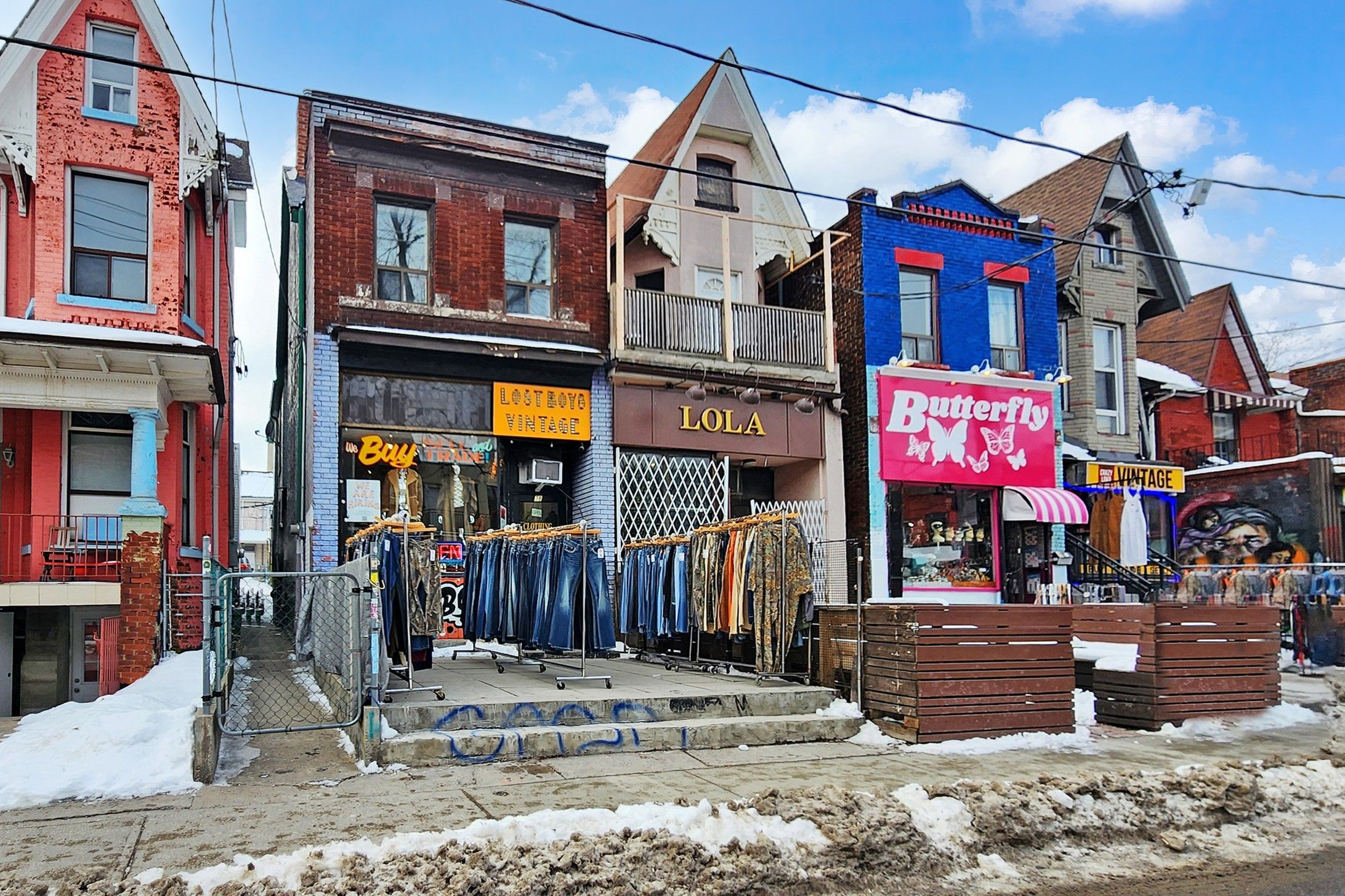 38 Kensington Avenue, Toronto, On M5t 2j9