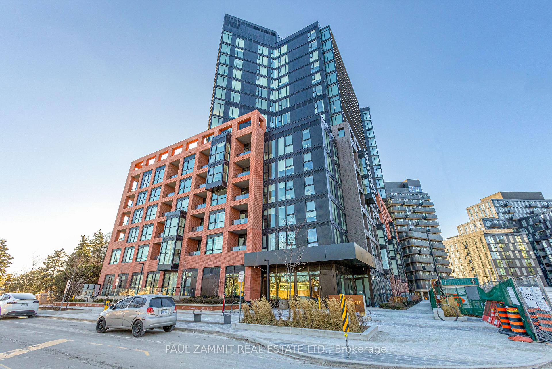8 Tippett Road 107, Toronto, On M3h 0e7