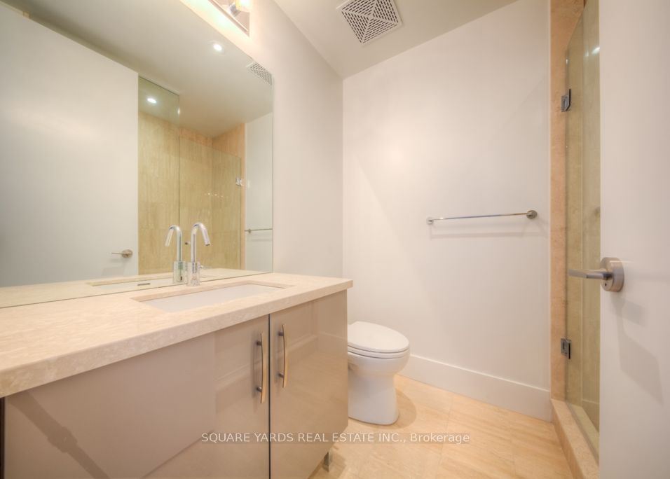 39 Queens Quay E 302, Toronto, On M5e 0a5