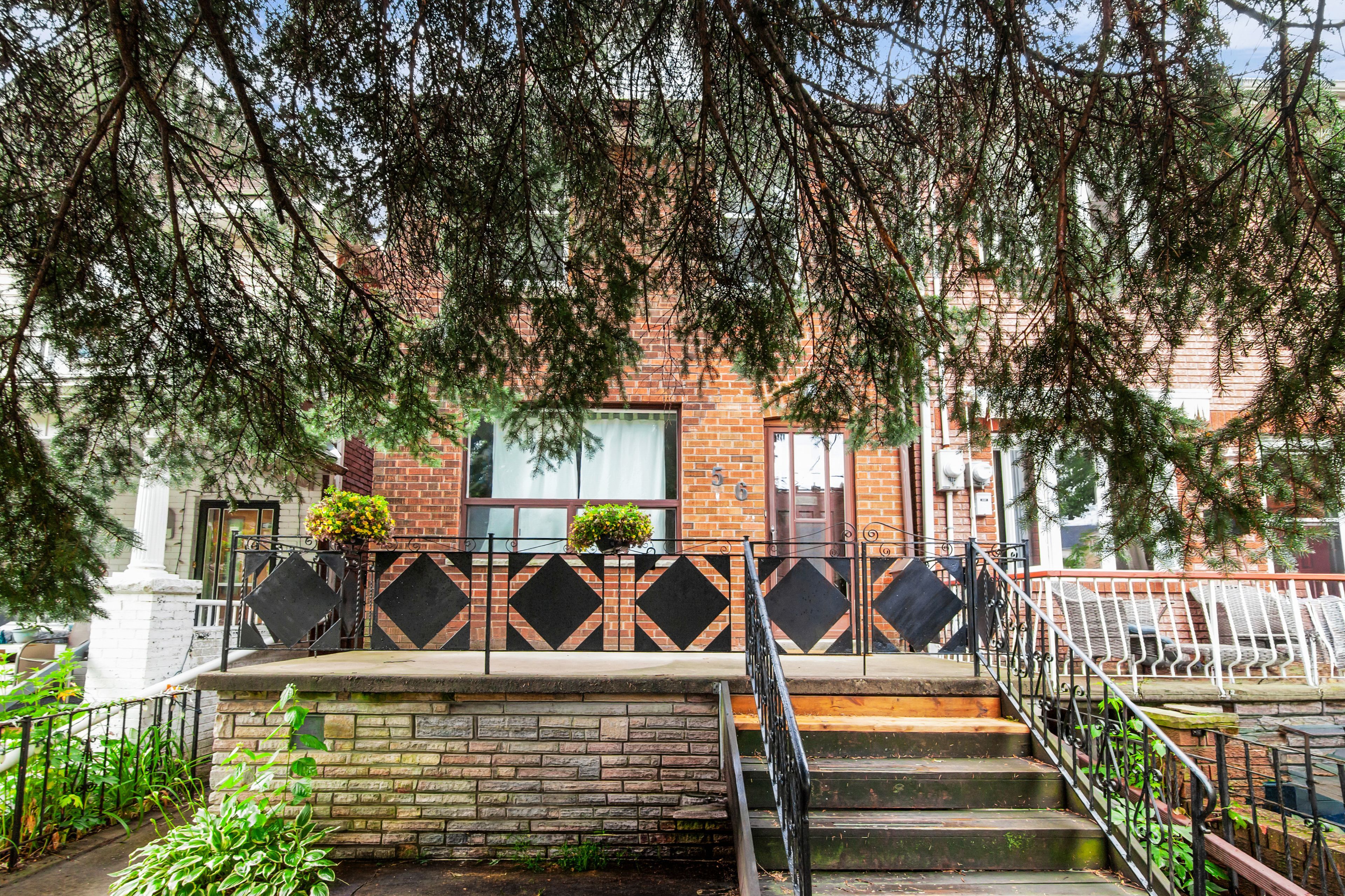56 Arlington Avenue, Toronto, On M6g 3k8