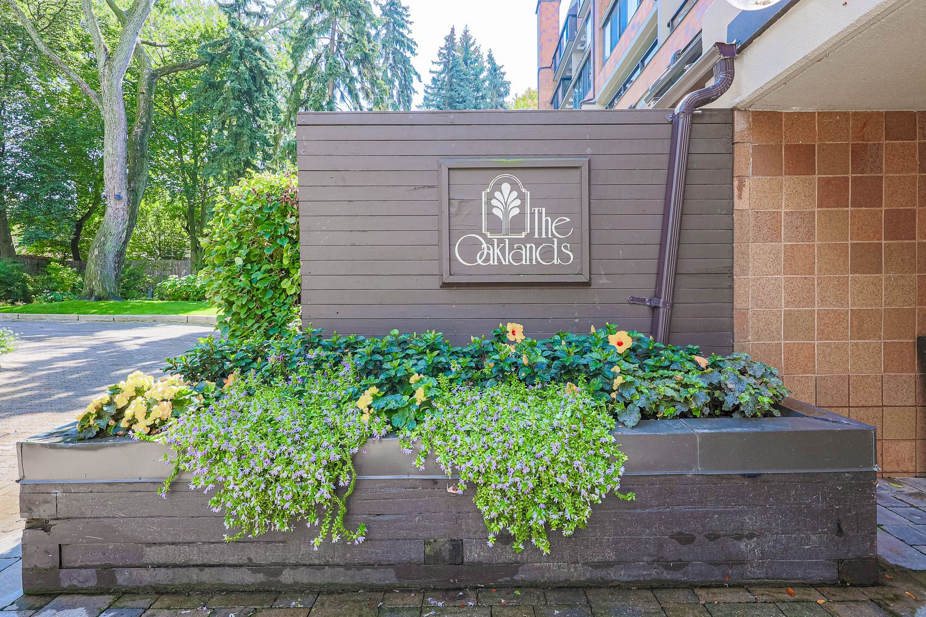 40 Oaklands Avenue 107, Toronto, On M4v 2z3