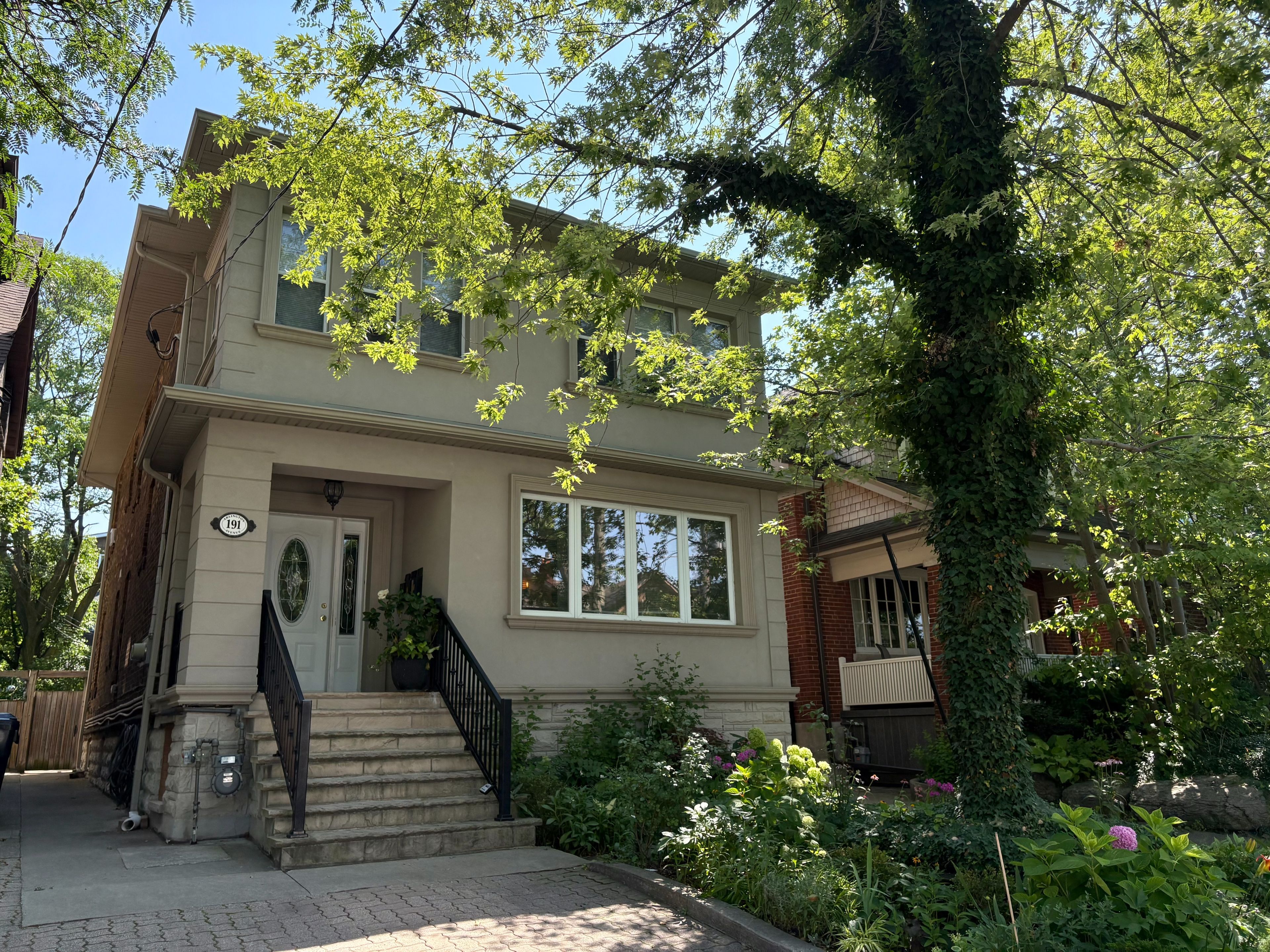 191 Arlington Avenue Upper, Toronto, On M6c 2z4
