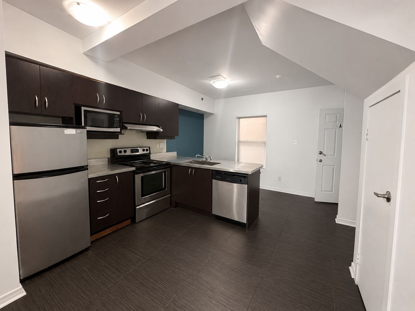 38 Kensington Place 204, Toronto, On M5t 2j9