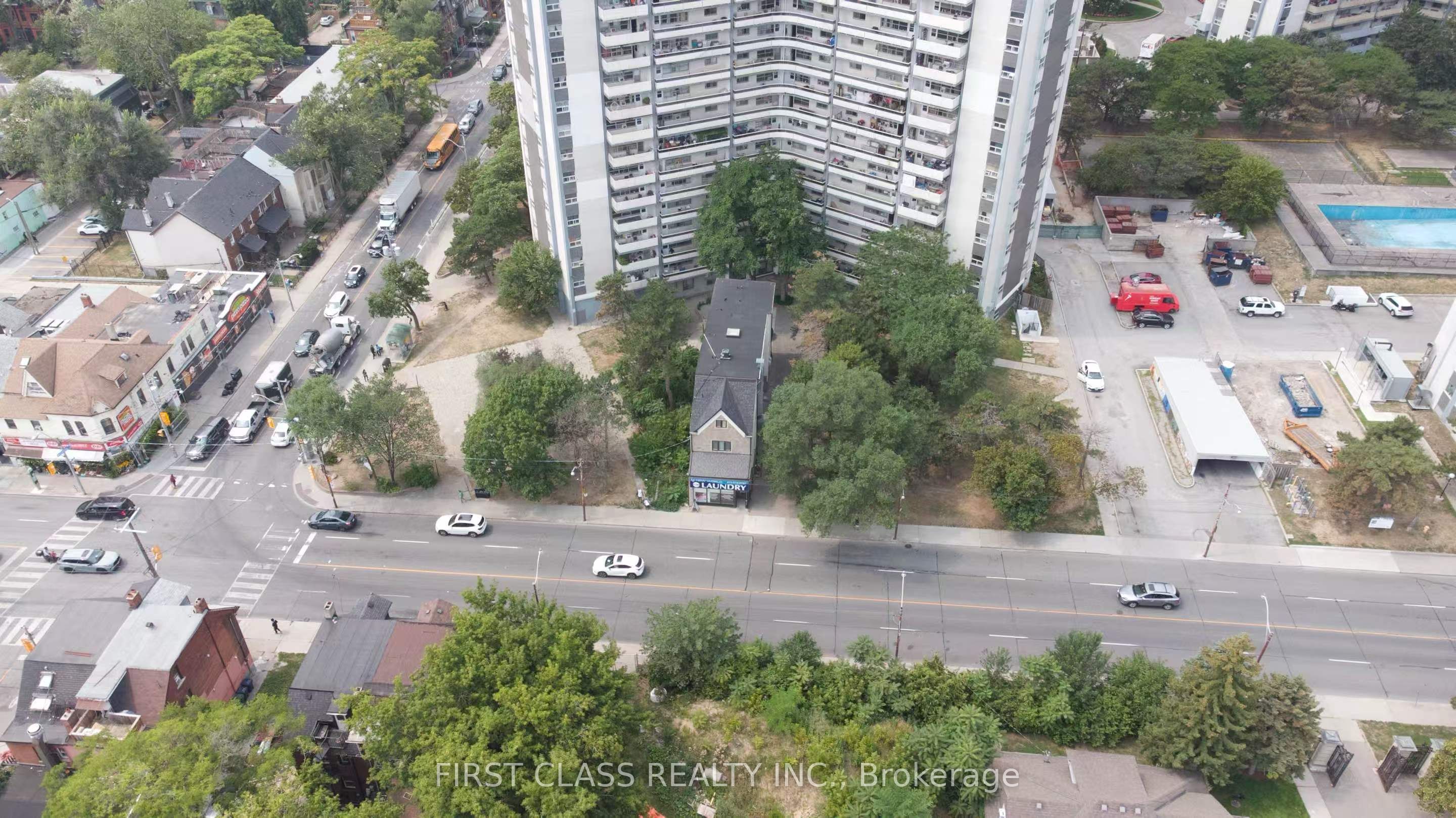 600 Parliament Street, Toronto, On M4x 1r2
