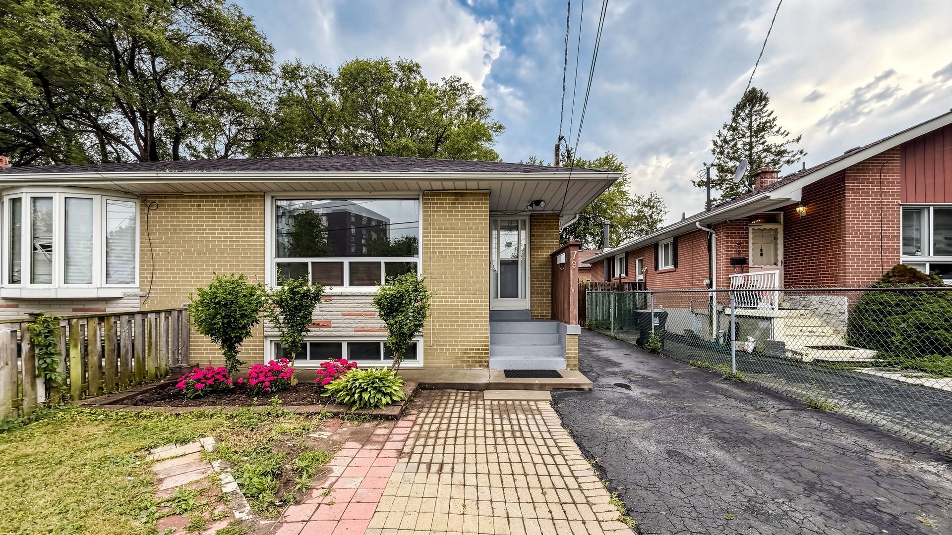 76 Fenside Drive, Toronto, On M3a 2v5