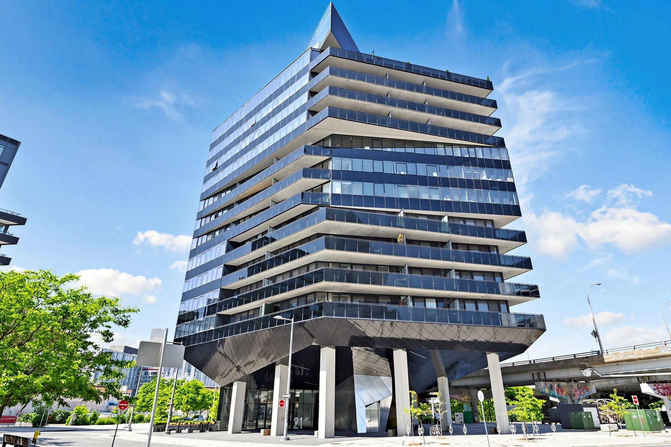 21 Lawren Harris Square 801, Toronto, On M5a 0t4