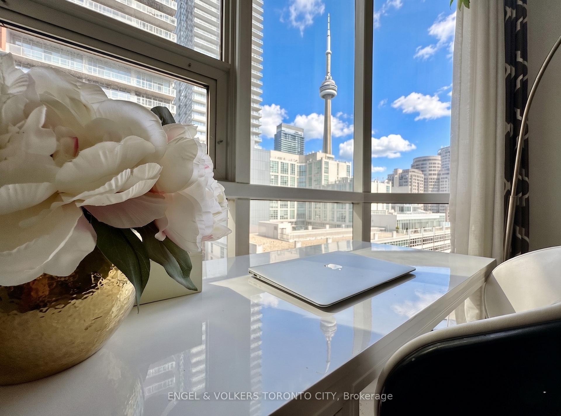 393 King Street W 706, Toronto, On M5v 3g8