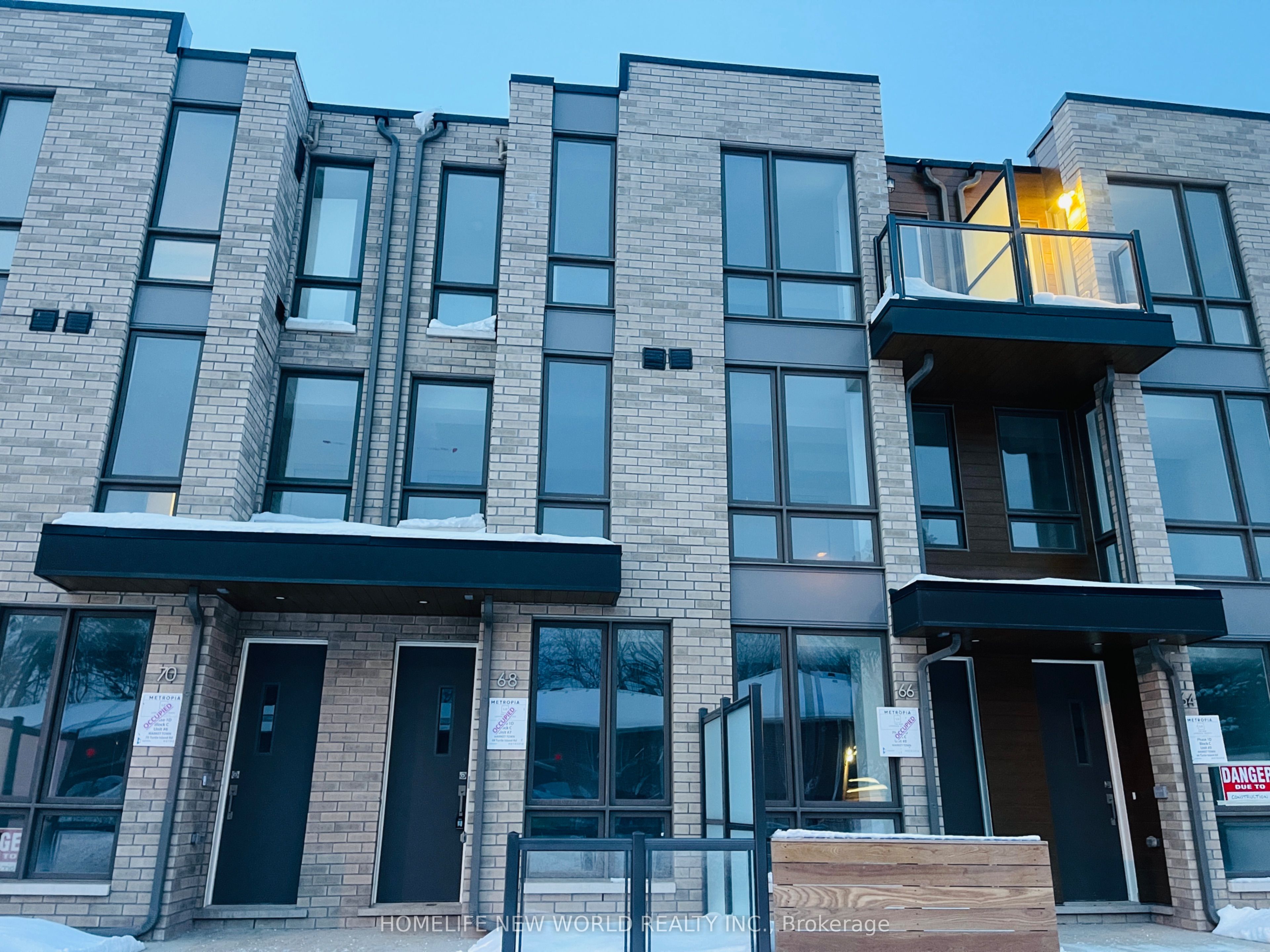 68 Turtle Island Road, Toronto, On M6a 0g2