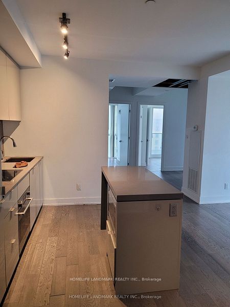 7 Greenville Street 803, Toronto, On M4y 0e9