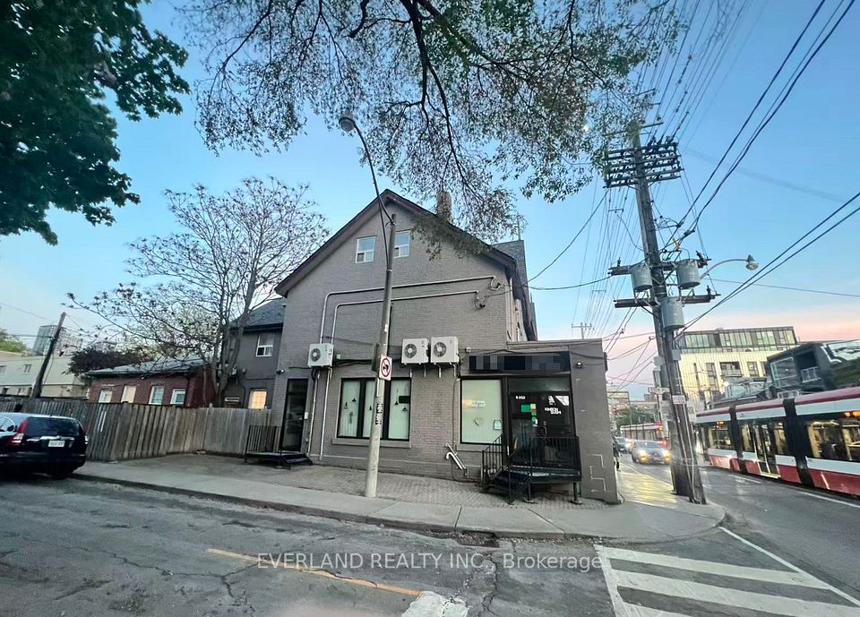 217 Bathurst Street, Toronto, On M5t 2s1
