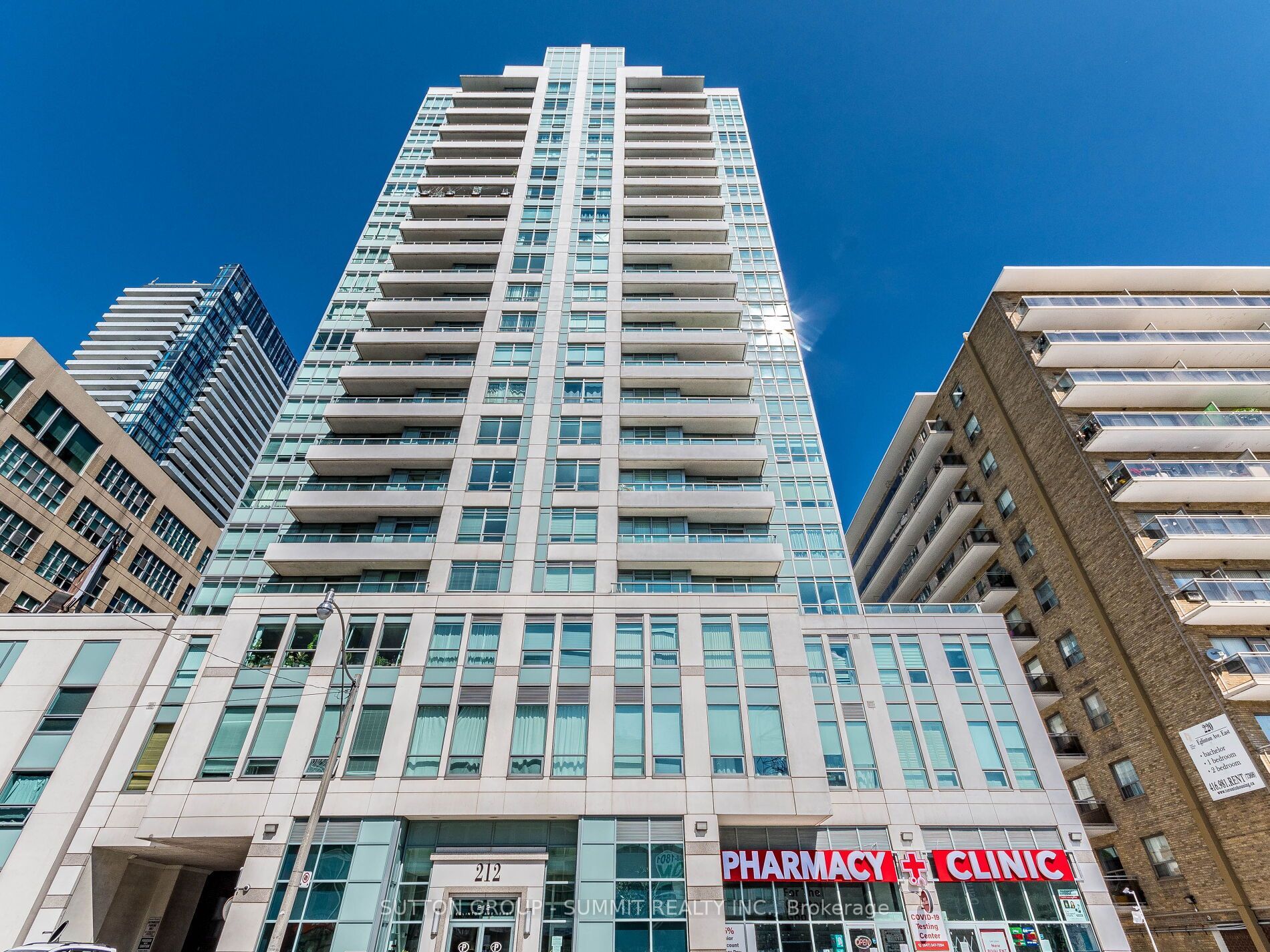 212 Eglinton Avenue E 1704, Toronto, On M4p 0a3