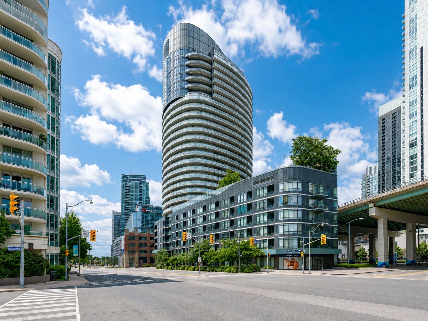 38 Dan Leckie Way 3101, Toronto, On M5v 2v6
