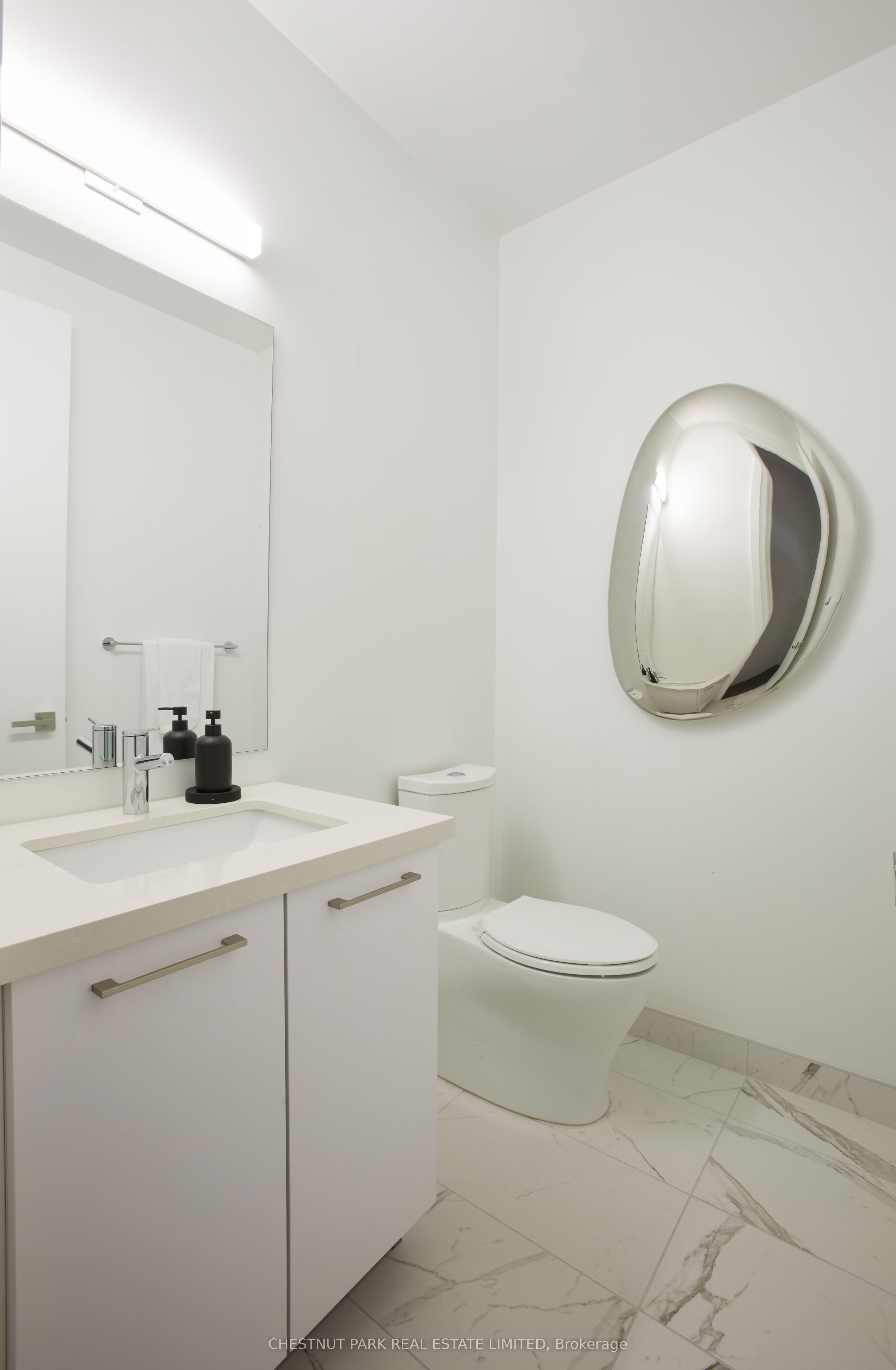 33 Frederick Todd Way Lph01, Toronto, On M4g 0c9