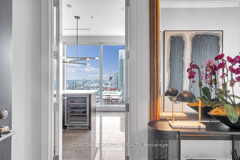 183 Wellington Street W 3303, Toronto, On M5v 0a1