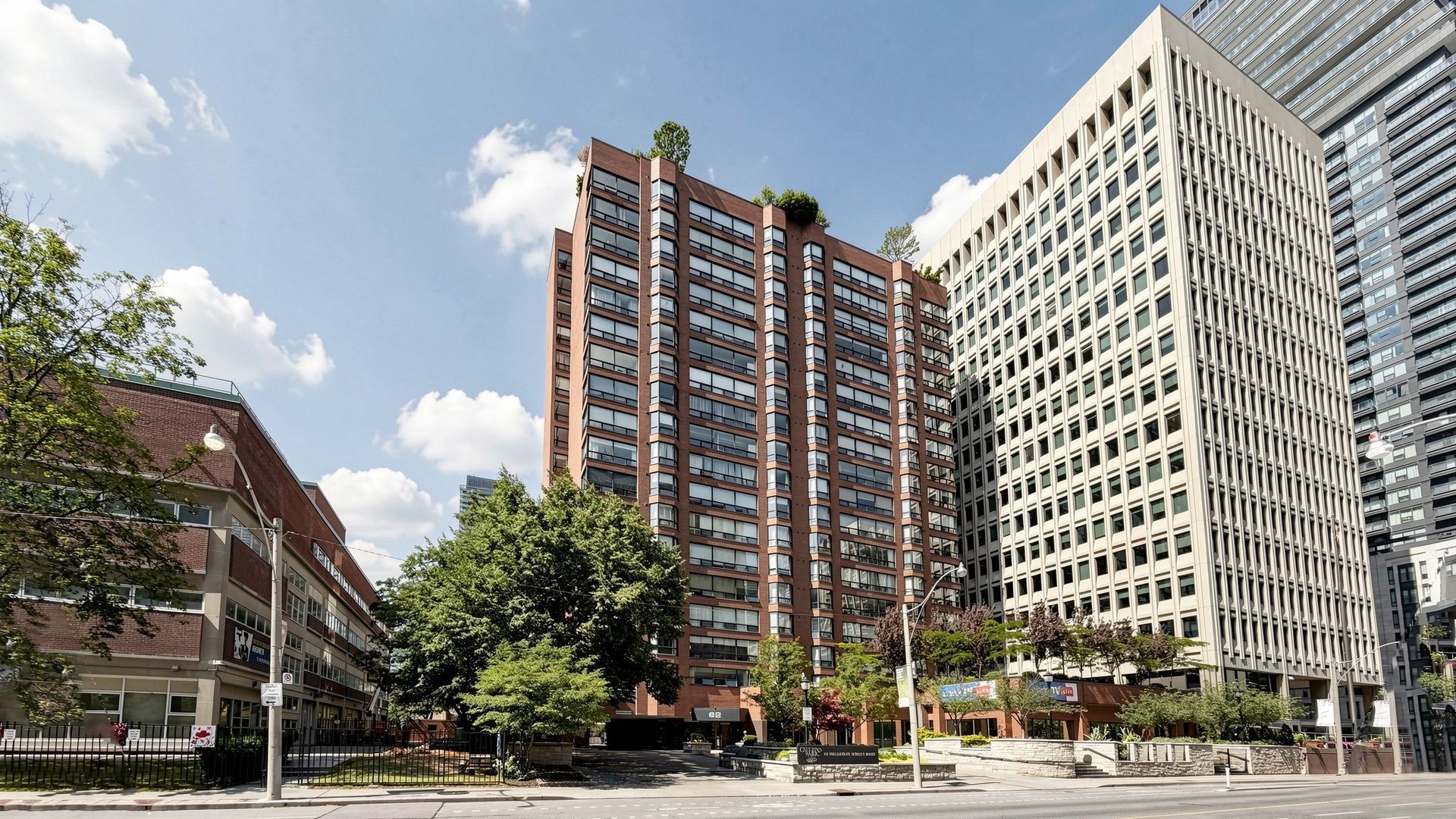 62 Wellesley Street W 1405, Toronto, On M5s 2x3