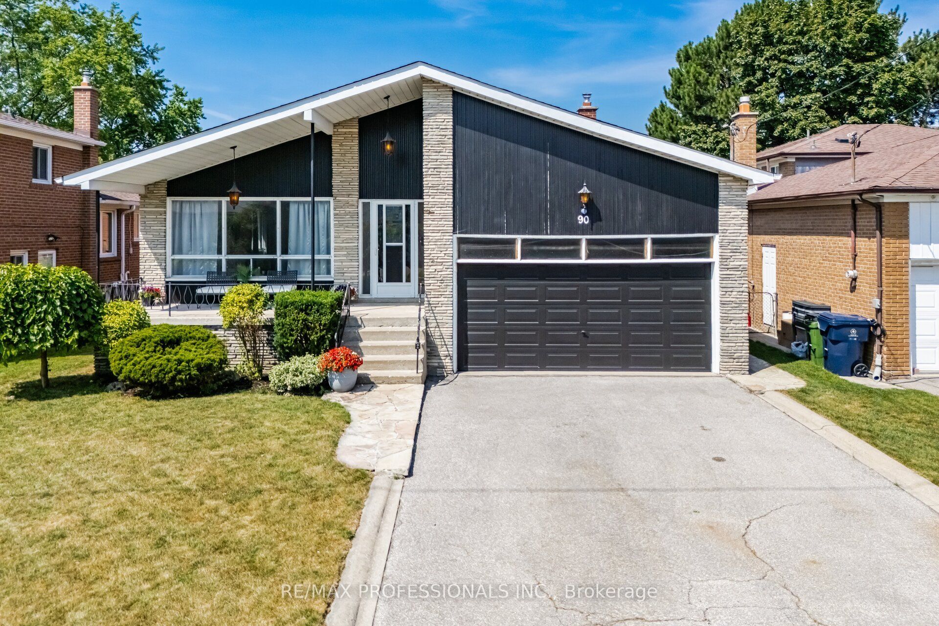 90 Peckham Avenue, Toronto, On M2r 2v5