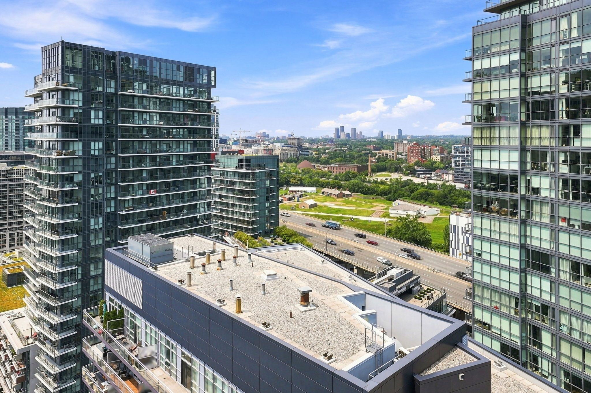 600 Fleet Street 2301, Toronto, On M5v 1b7