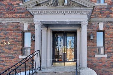166 Eastbourne Avenue 12, Toronto, On M5p 2g6