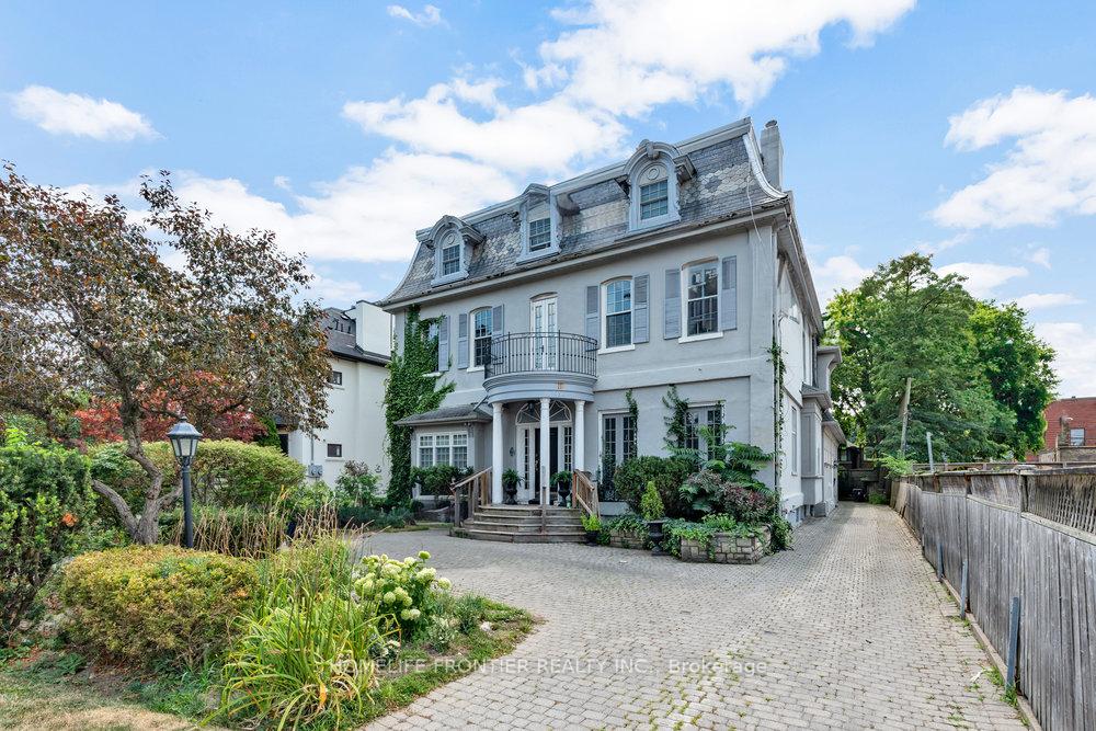 17 Teddington Park Avenue S 3, Toronto, On M4n 2c4