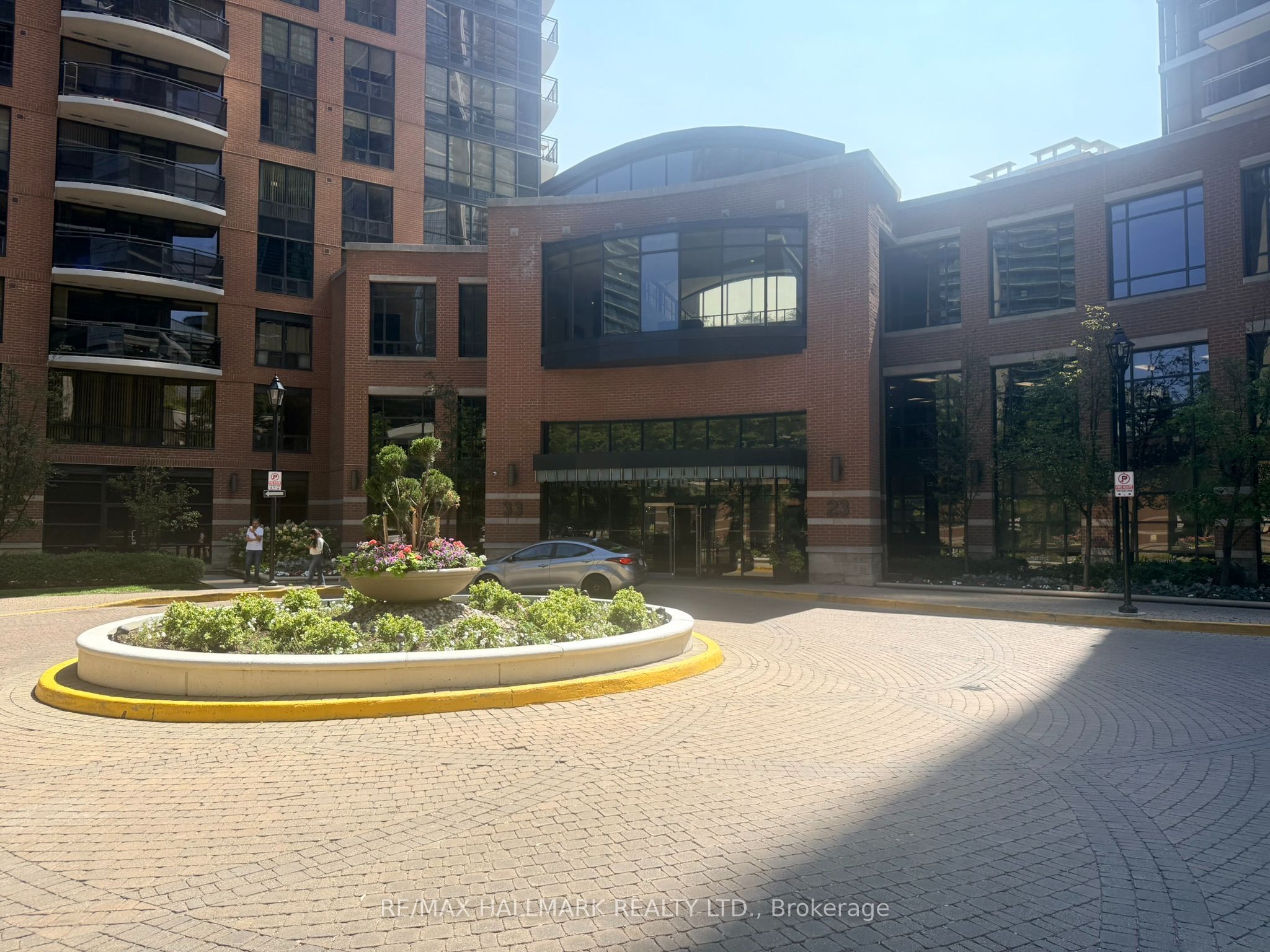 23 Sheppard Avenue E 2011, Toronto, On M2n 0c8