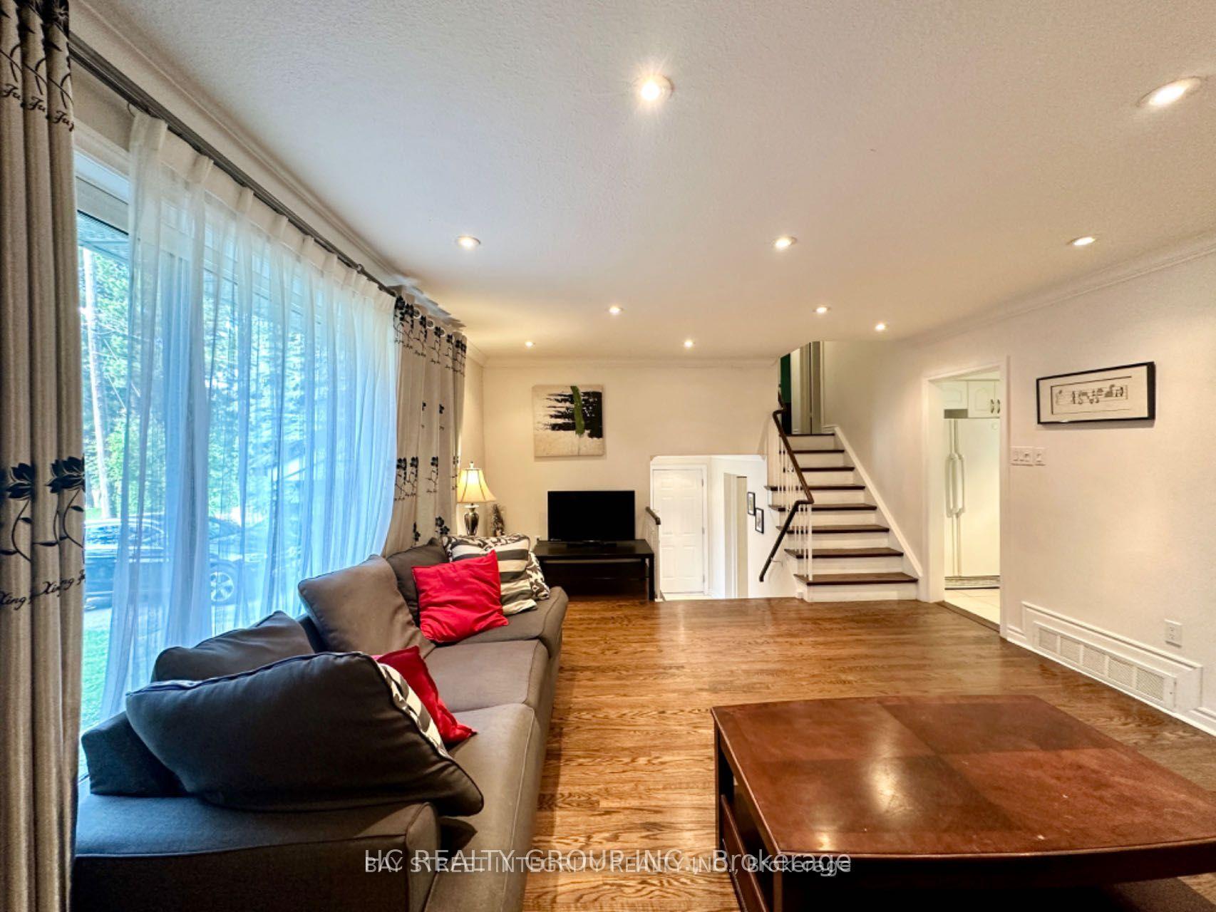 35 Lailey Crescent, Toronto, On M2n 4h2