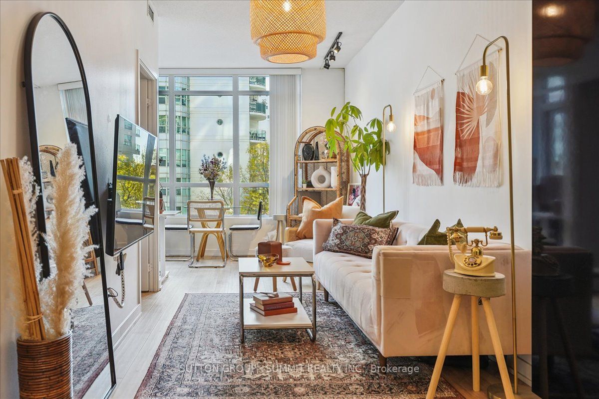 38 Dan Leckie Way 515, Toronto, On M5v 2v6
