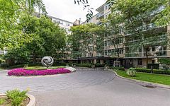 1 Benvenuto Place 320, Toronto, On M4v 2l1