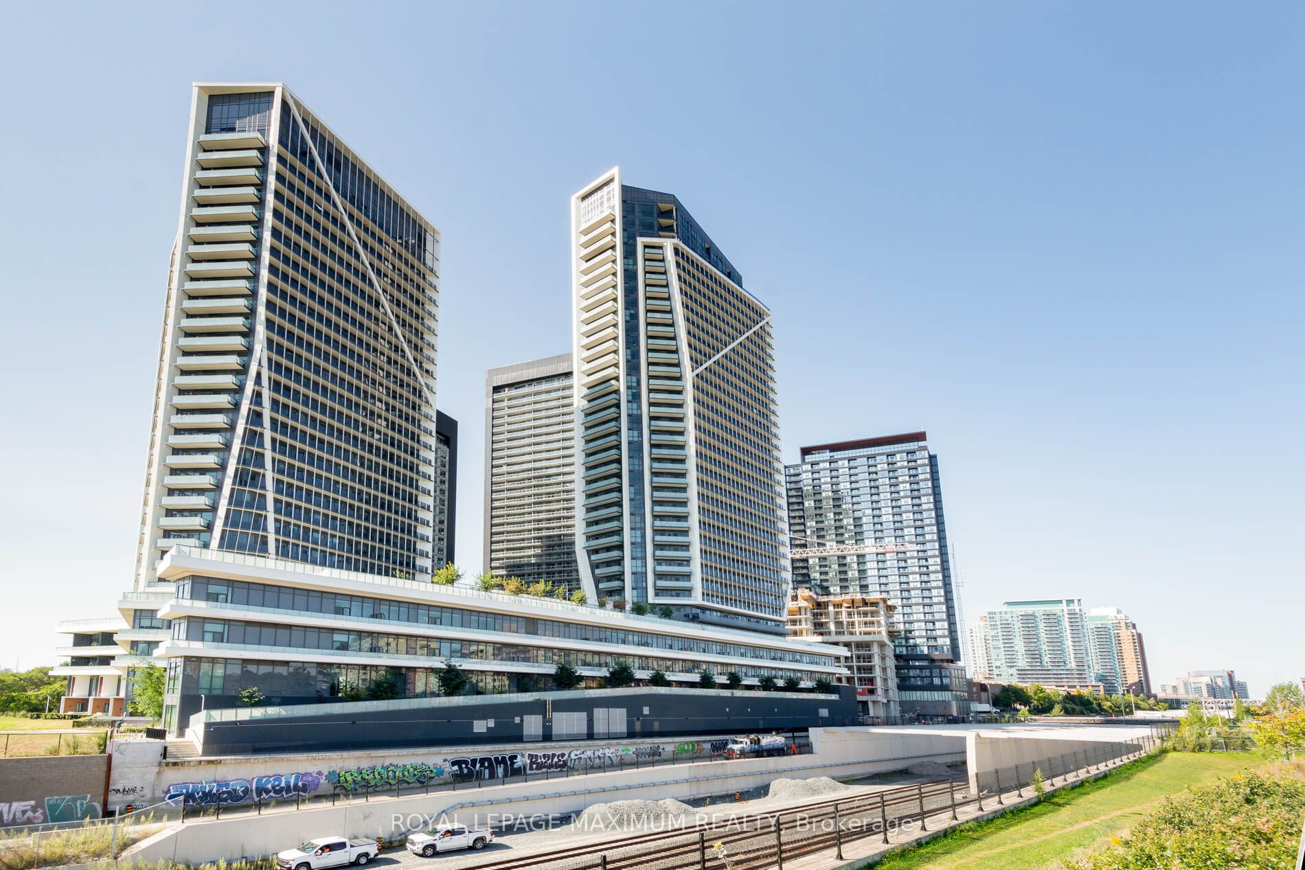 50 Ordnance Street 3307, Toronto, On M6k 0c9