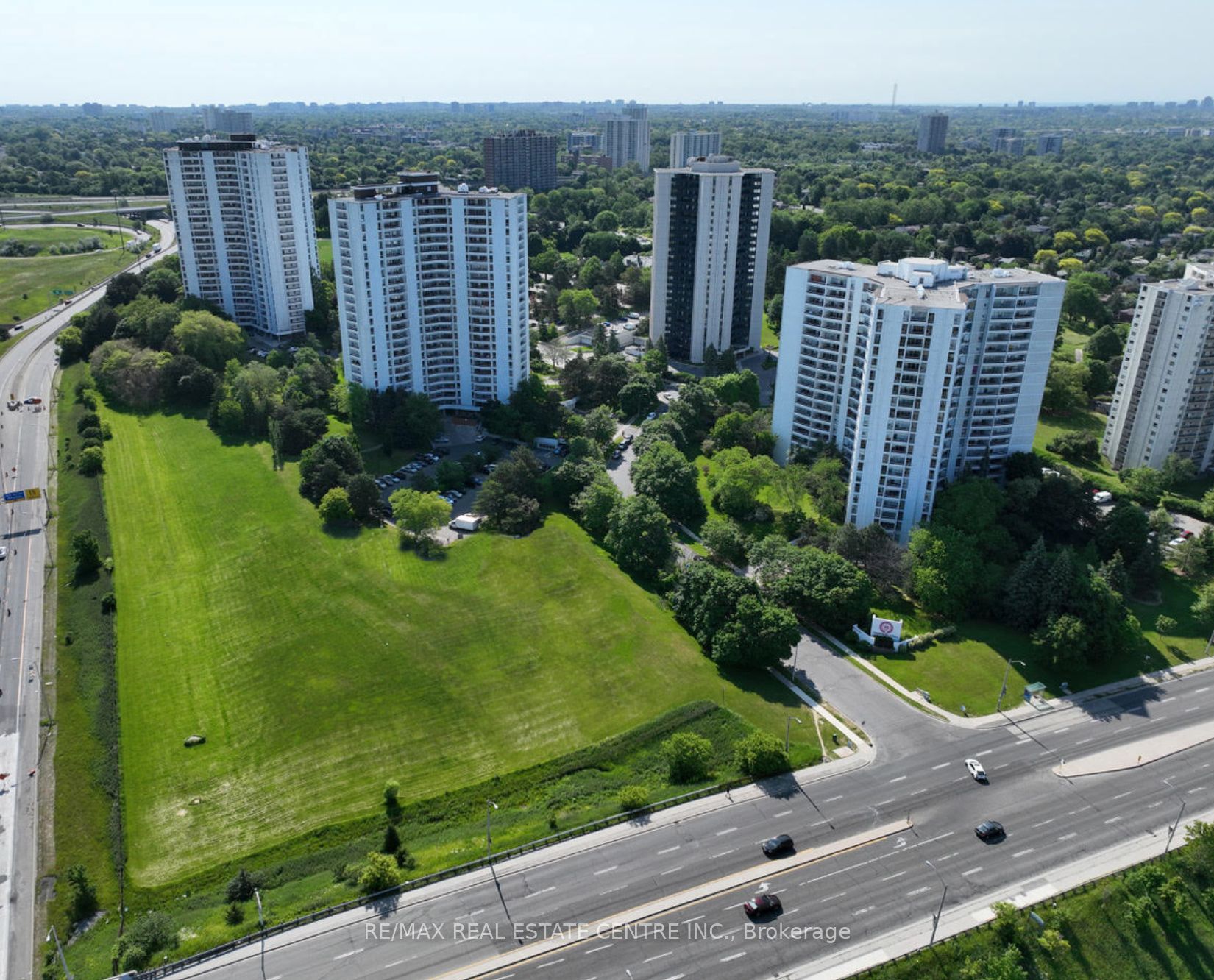 100 Graydon Hall Drive 903, Toronto, On M3a 3a8