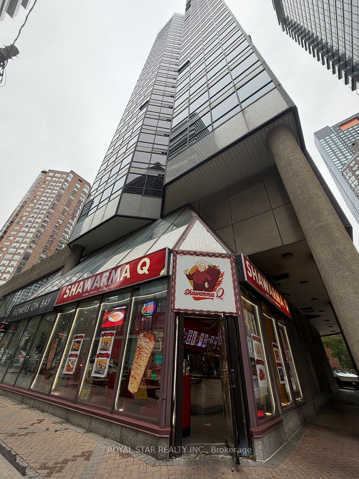 987 Bay Street, Toronto, On M5s 3c4