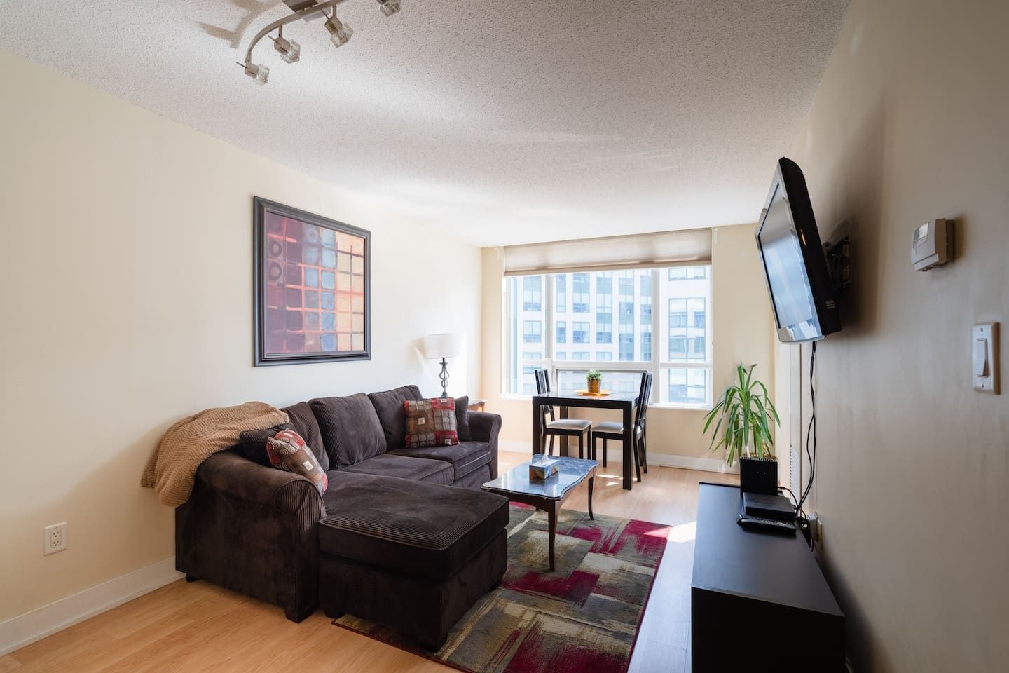 20 Blue Jays Way 1509, Toronto, On M5v 3w6