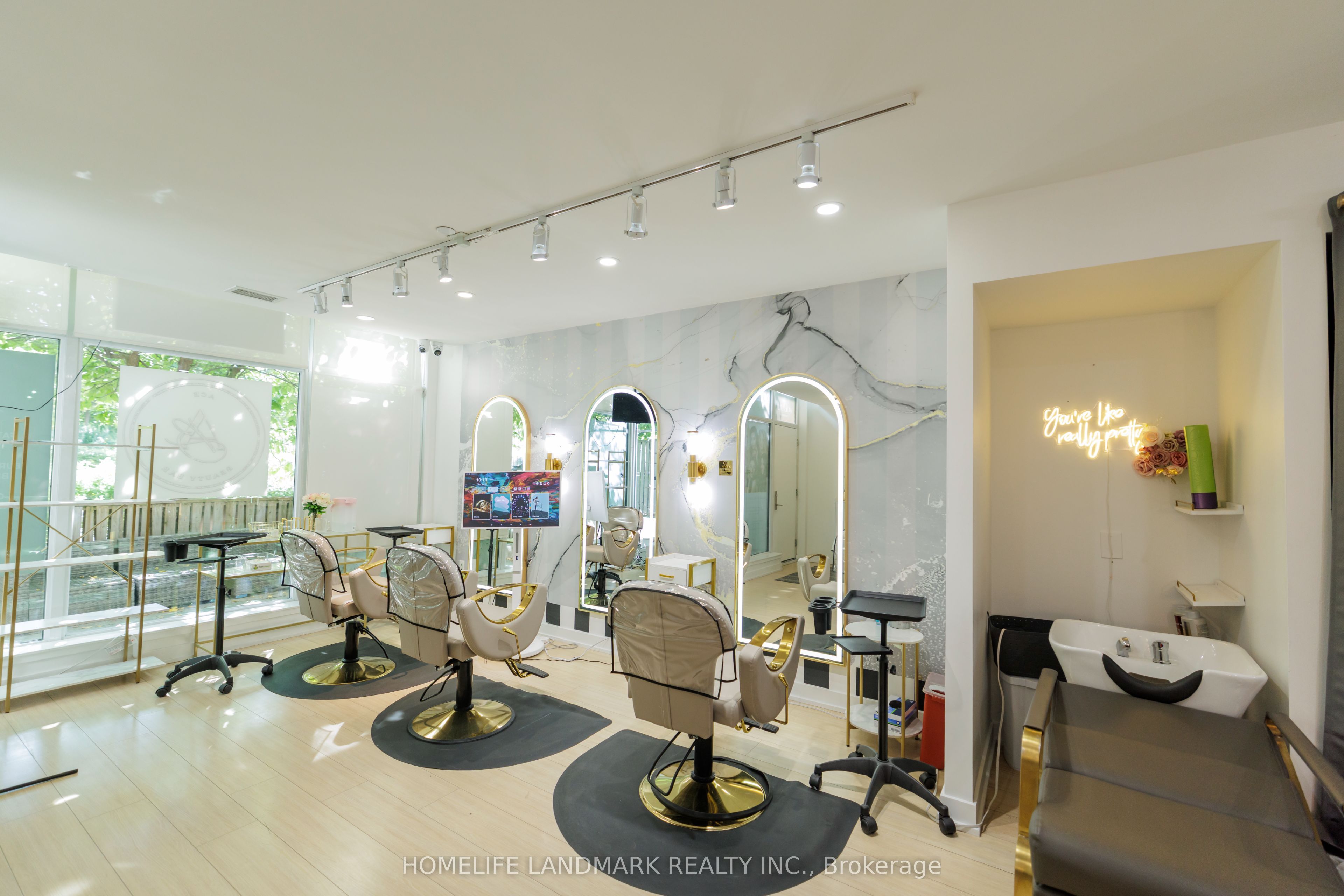60 Dan Leckie Way Th02, Toronto, On M5v 4a8
