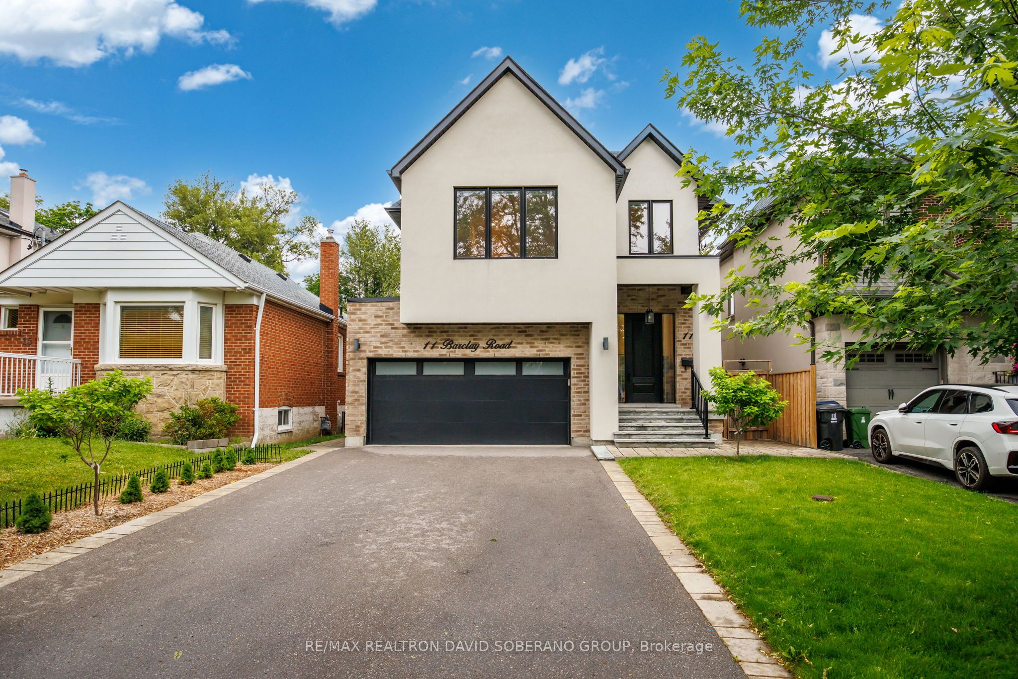 11 Barclay Road, Toronto, On M3h 3c8