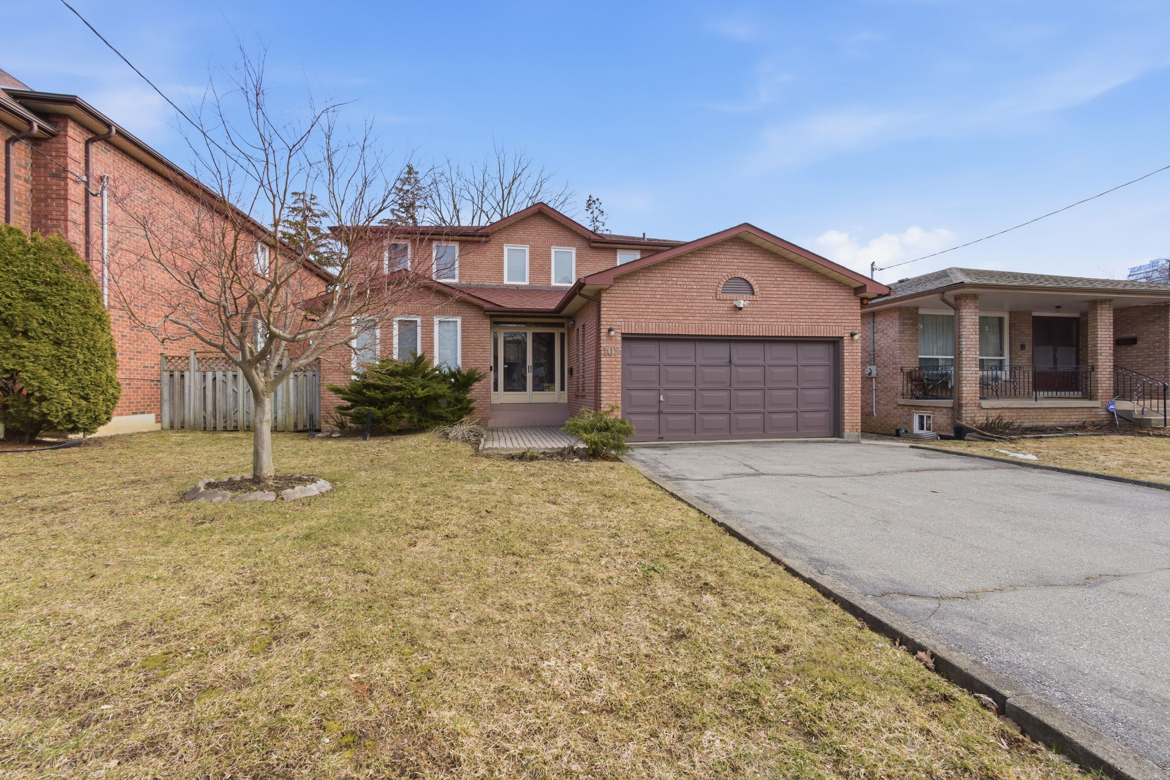 107 Pemberton Avenue, Toronto, On M2m 1y4