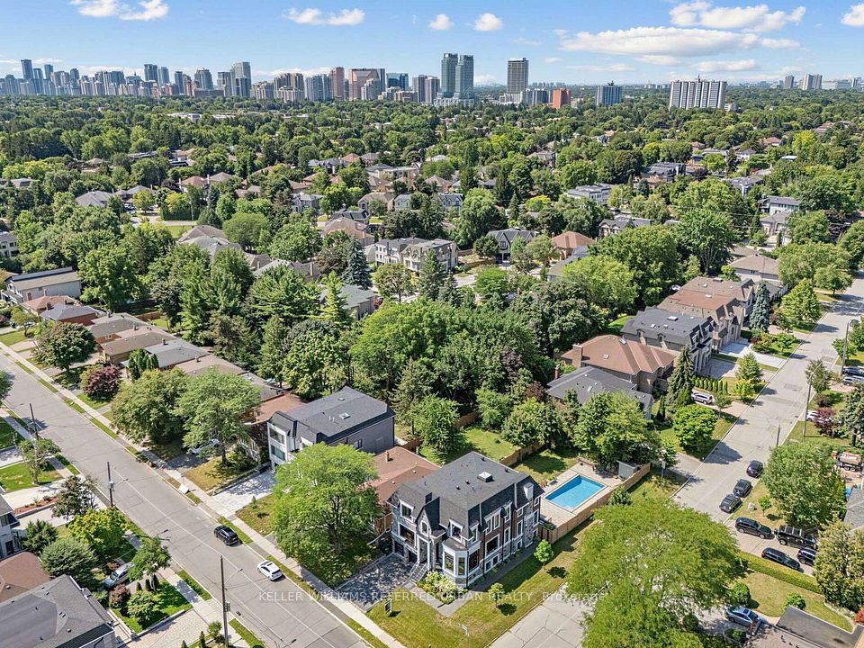 35 Lloydminster Crescent, Toronto, On M2m 2r9