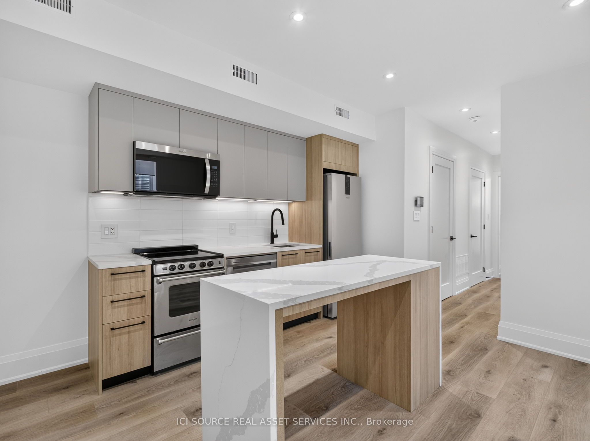 28 Norcross Road Unit 6, Toronto, On M3h 2r4