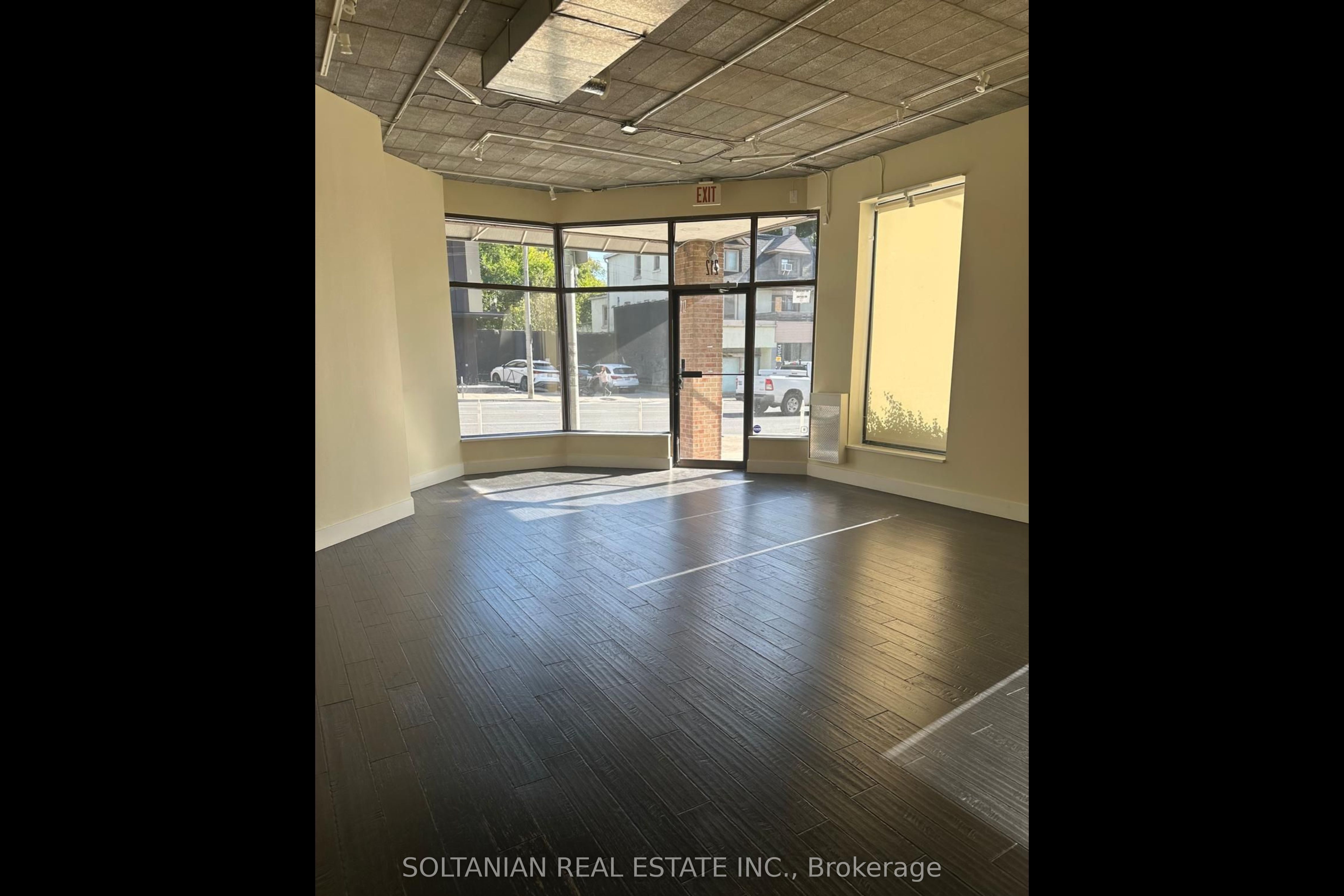 212 Avenue Road, Toronto, On M5r 2j4