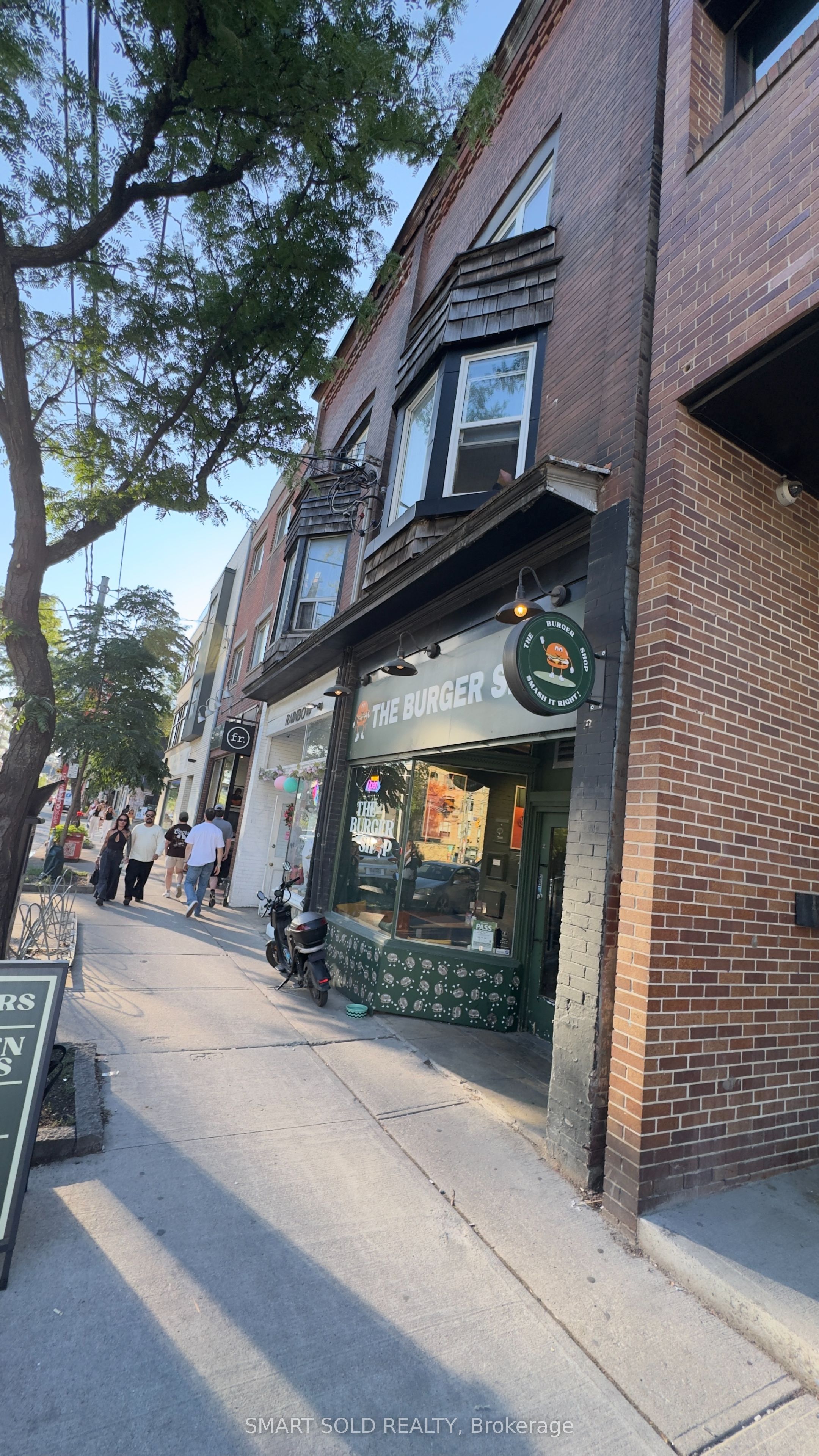 960 Queen Street W, Toronto, On M6j 1g8