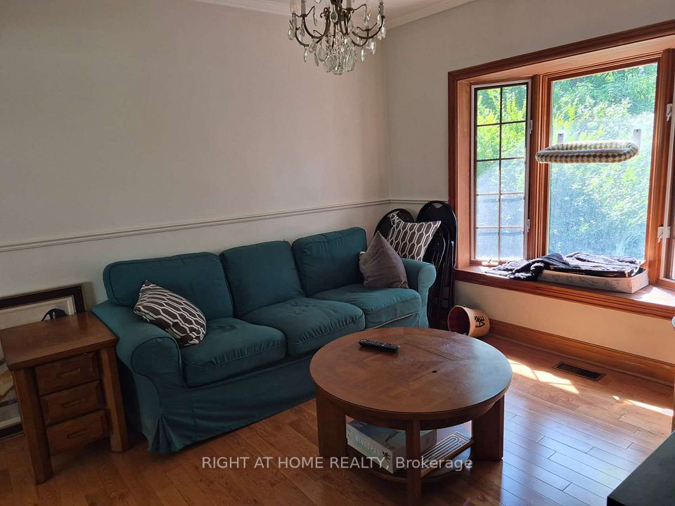 17 Gwendolen Avenue, Toronto, On M2n 1a1