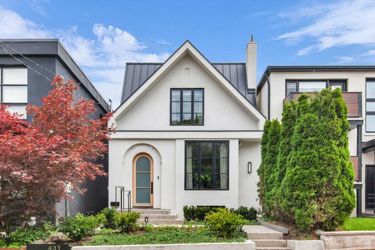 431 Arlington Avenue Lower, Toronto, On M6c 3a4