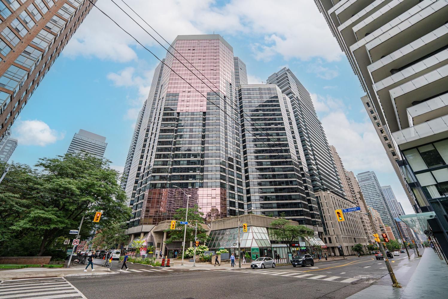 1001 Bay Street 1618, Toronto, On M5s 3a6