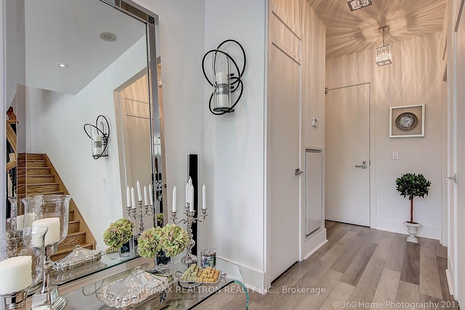 32 Davenport Road 106, Toronto, On M5r 1h3